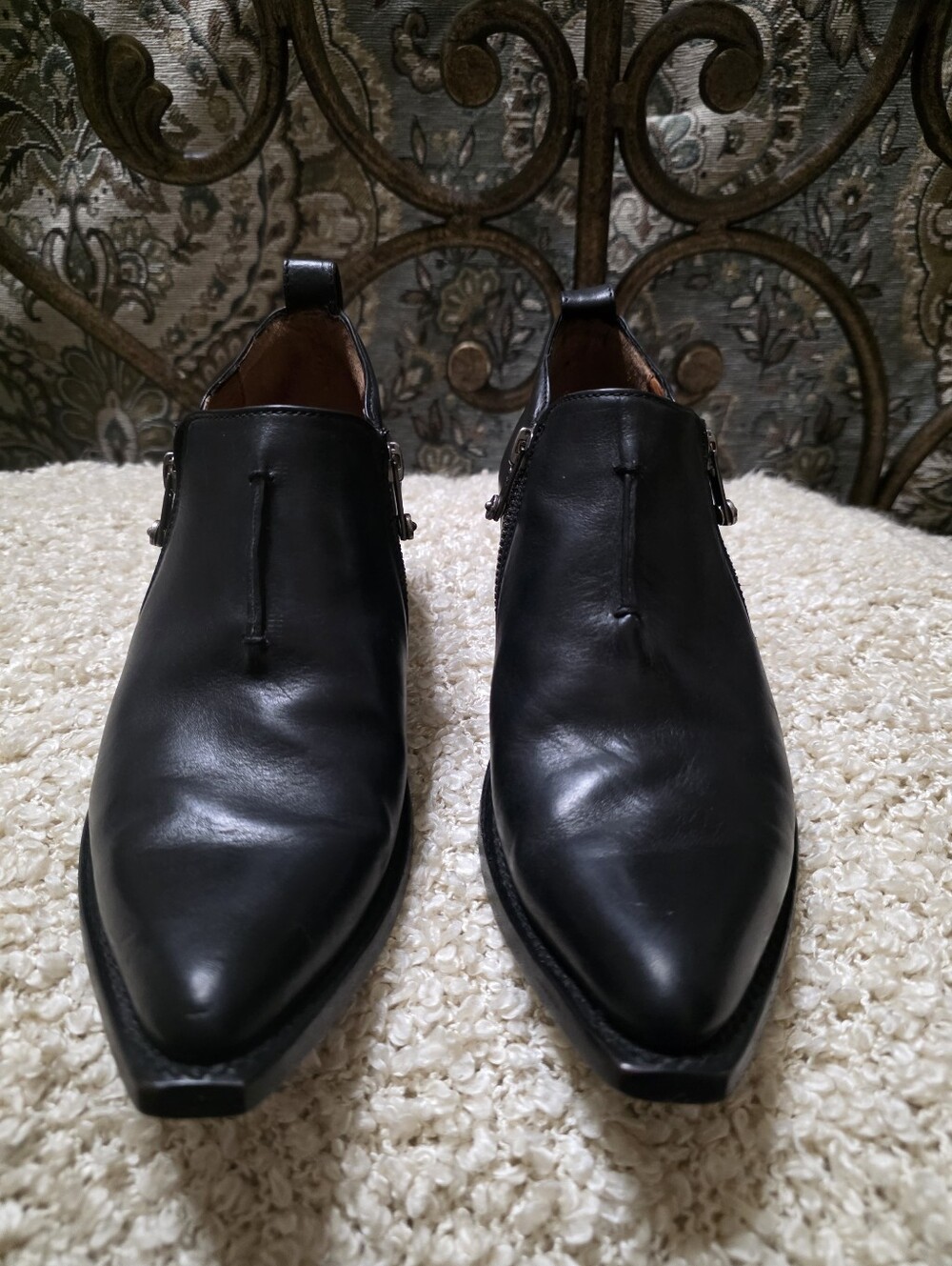 Frye Sacha Motto Shortie Black Pointed Toe Leather Ankle Booties
